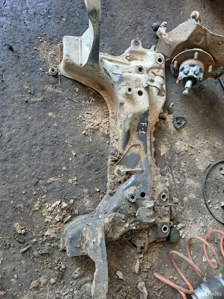 Передний подрамник для Форд Фокус-1 — Ford — Focus