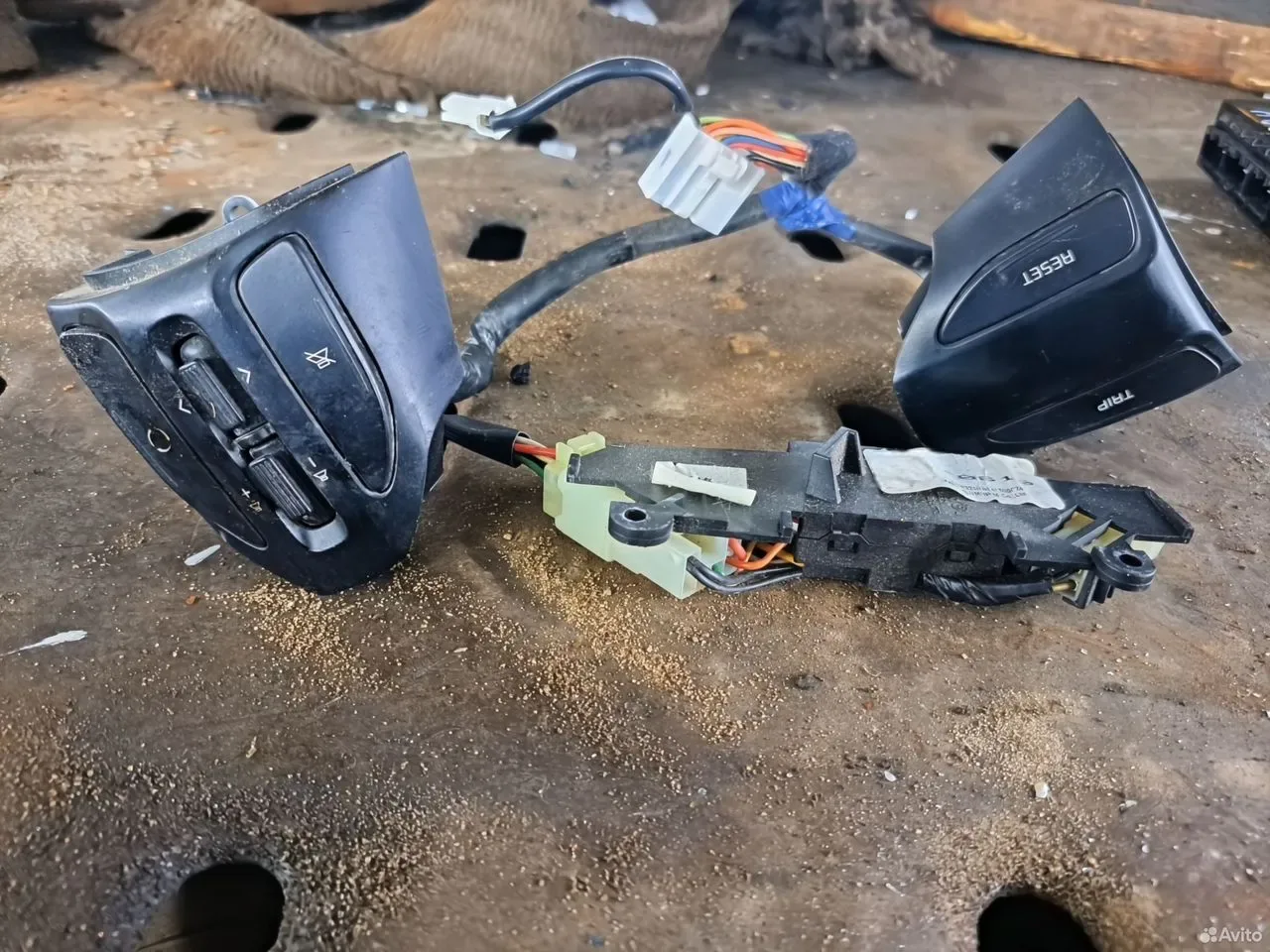 Кнопки руля Kia Rio 4 96720H0000 — Kia — Rio